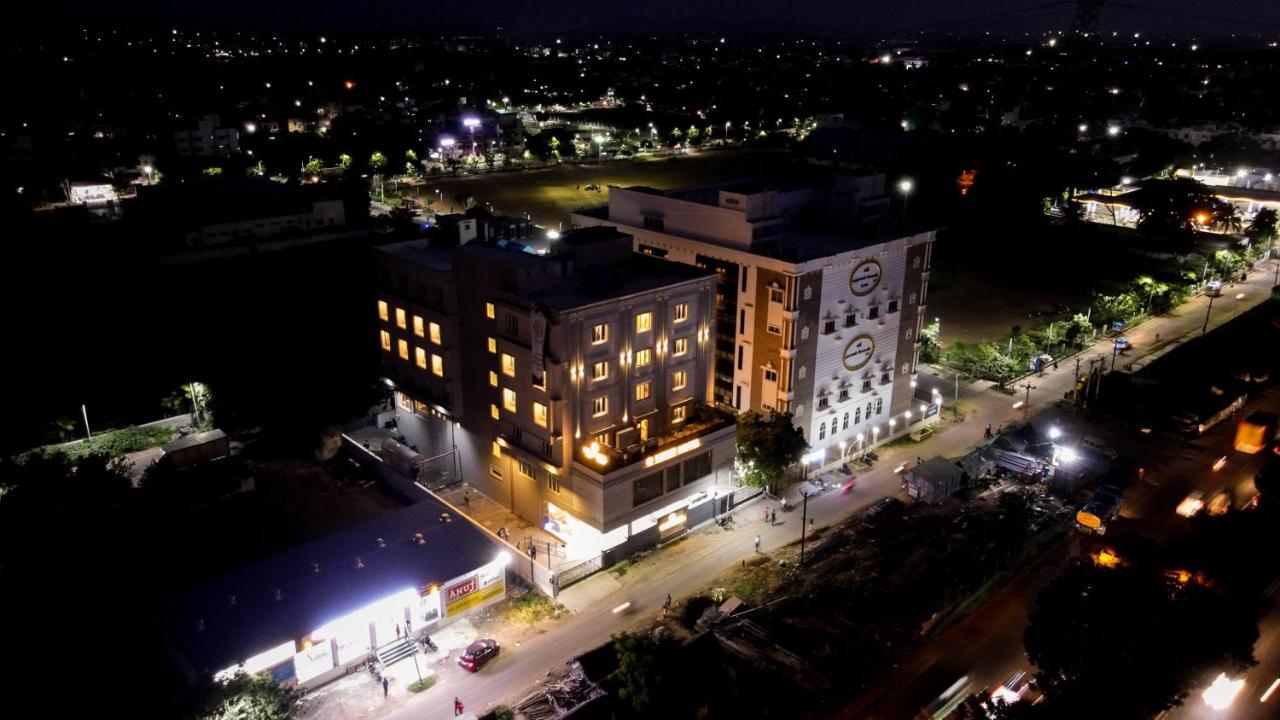 V Five Hotel Singapperumalkovil Exterior foto
